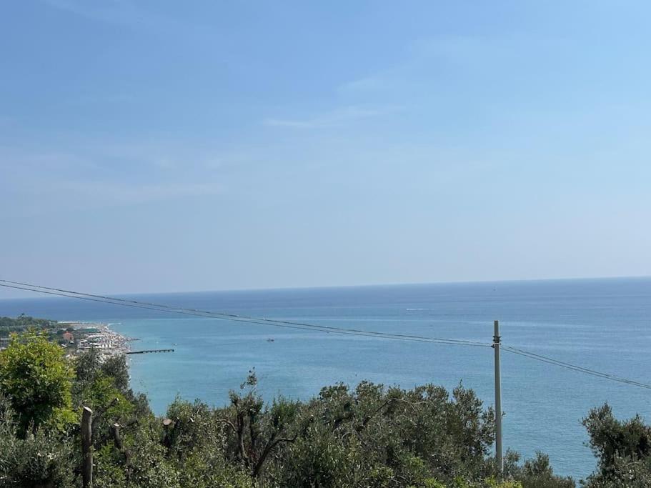 Alassio Vista Mozzafiato Sull'Isola Gallinara Apartment Exterior photo